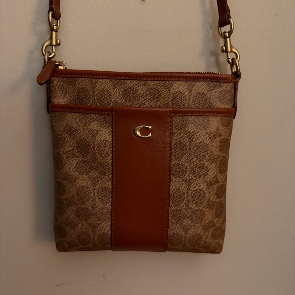 Coach Crossbody Bag and Wallet Set - Picture 4 of 12